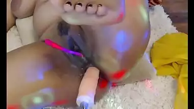 INDIAN AMATEUR WIFE USING FUCK MACHINE TO MASTURBATE LIVE ON CAM