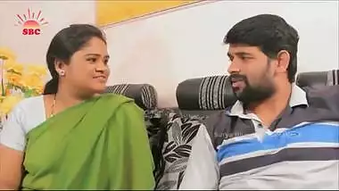 Mallu bbw aunty romances hubby’s friend in kitchen