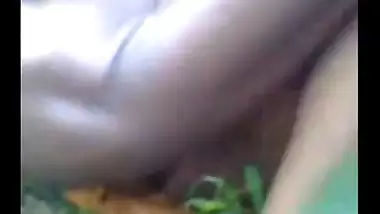 Desi sex mms clip of village bhabhi fucked by neighbor in jungle