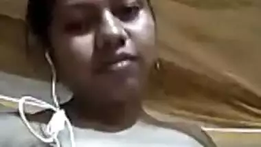 Village Bhabhi Showing Her Big Boobs 3 Clips Part 3