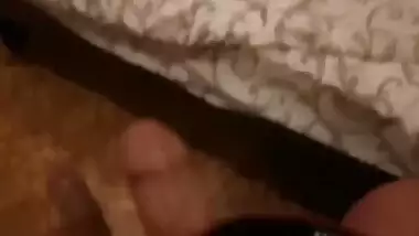 Жена страстно стонет от секса с двумя любовниками при муже