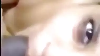 Desi bhabi sucking bf cock