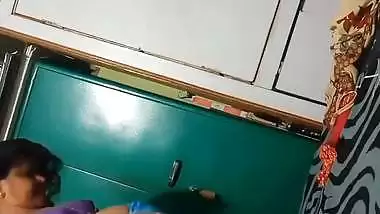 Hot mom dress change boobs show viral topless clip