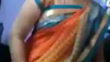 Malayali aunty showing yoni – Solo nude MMS