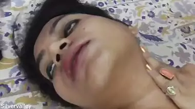 Desi unmarried sexy Mam sab sex with maid!! with clear hindi audio!
