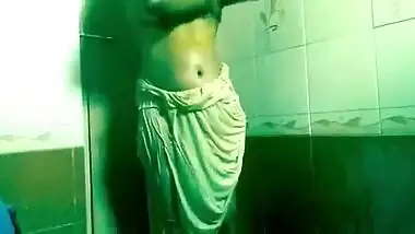Married guy can jerk off watching porn video where Indian takes a shower
