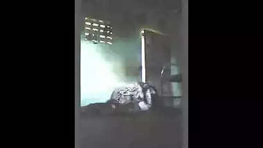 எவ்விட தேசத்துல பெண்குட்டிங்க தான் மேலே ஏறிச் செய்யும்