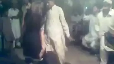 Sexy paki mujra with cock