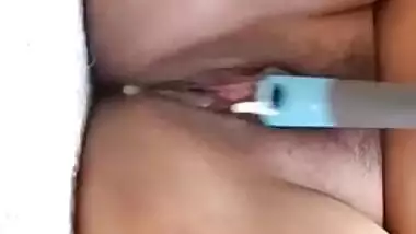 Desi bhabi fucking pussy brush